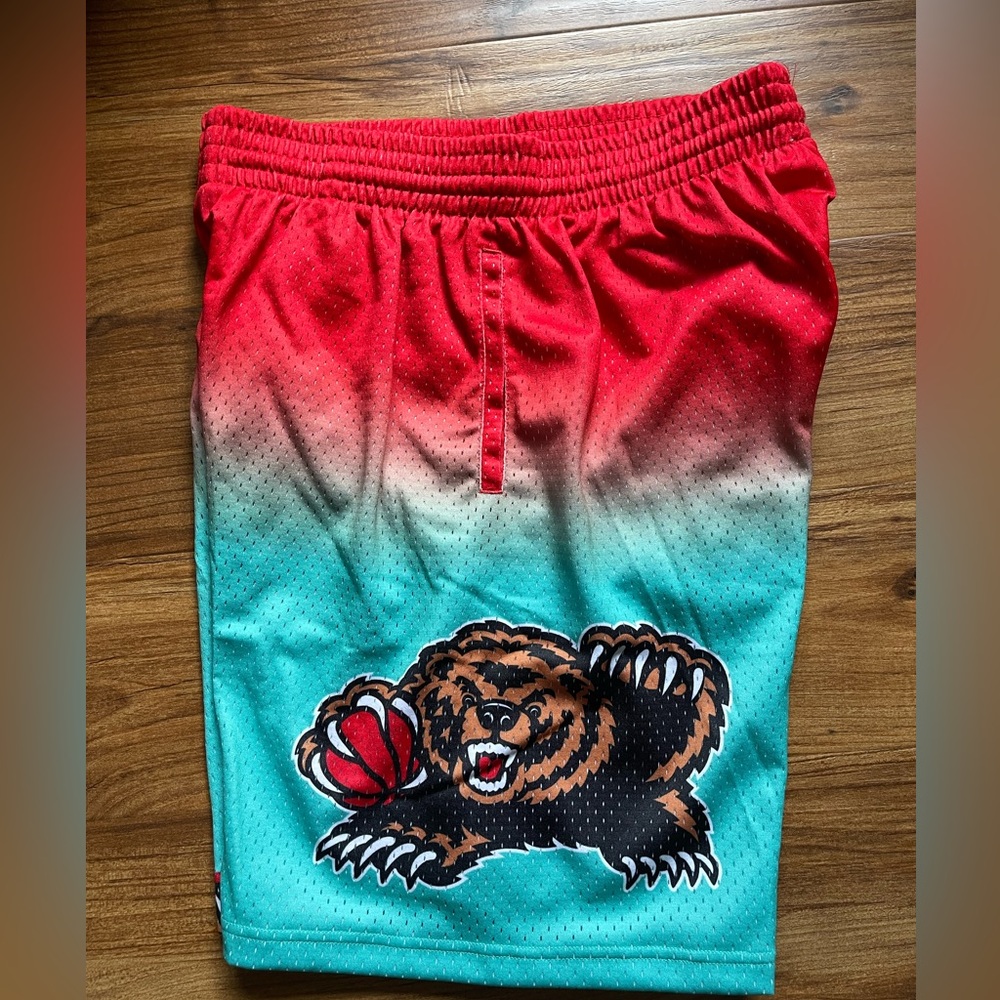 Mitchell & Ness Vancouver grizzlies basketball shorts